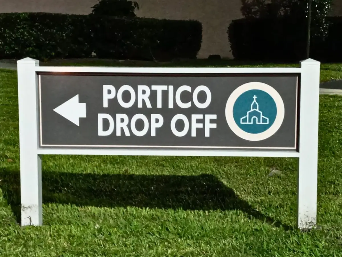 Portico drop-off directional sign
