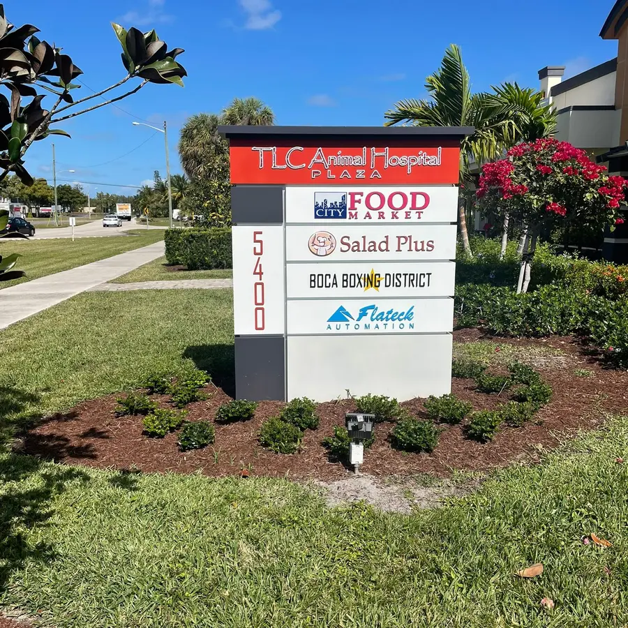 TLC Plaza 5400 multi-tenant pylon sign